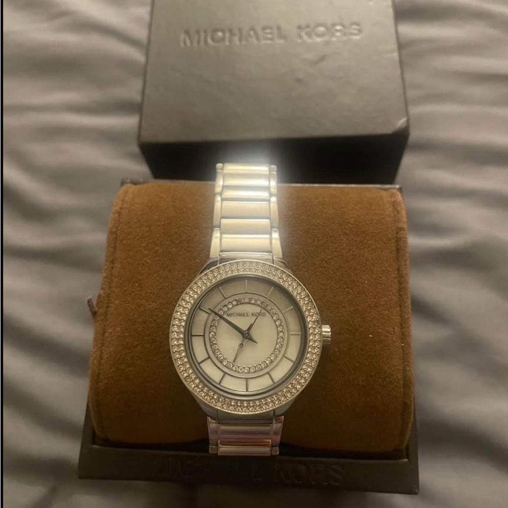Michael Kors Silver Crystal-Embellished Watch mk3800 Kerry watch